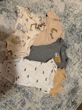 Baby Construction Print Onesie Set - Neutral Tones